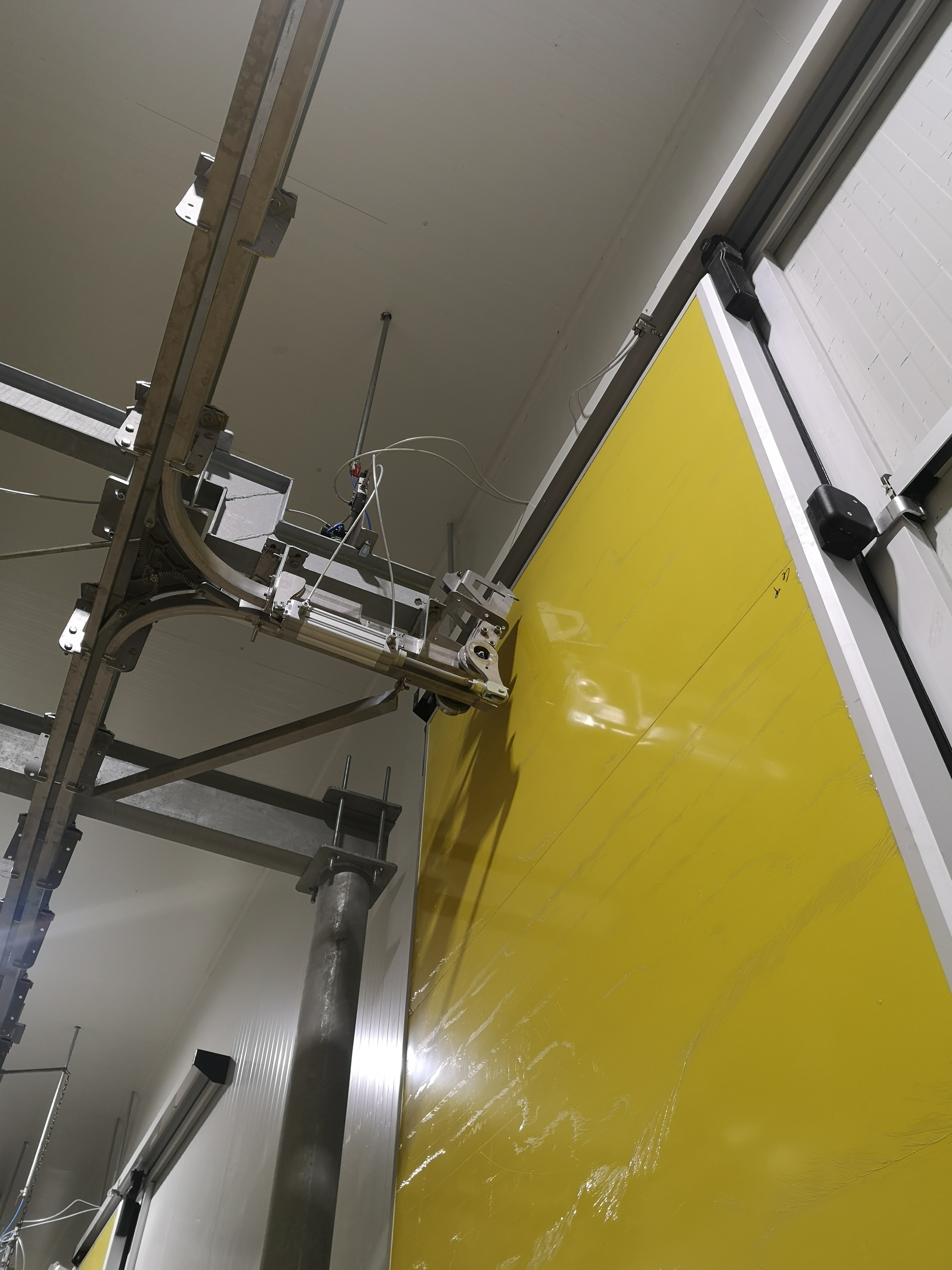 Automatic Rail Drawbridge